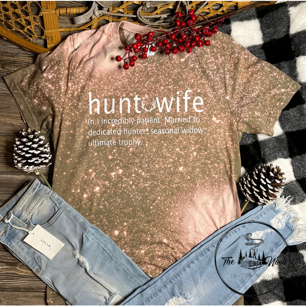HUNT WIFE Graphic Shirt